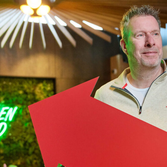 Foto Henri Offerein met IBDO logo